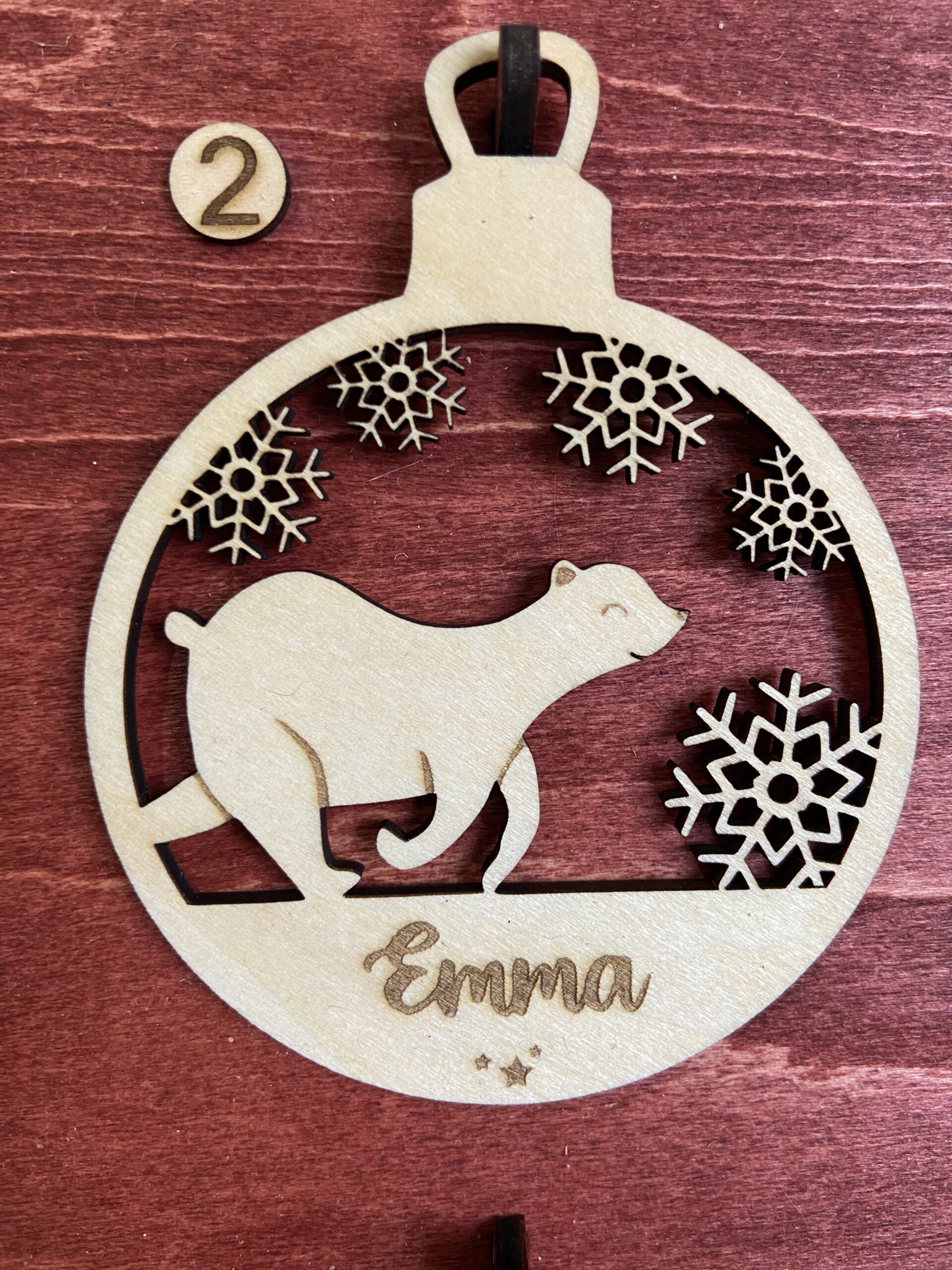 Boule de Noël Ourson (flocons N°2 - écriture épaisse) Boule de Noël Ourson (flocons N°2 - écriture épaisse)