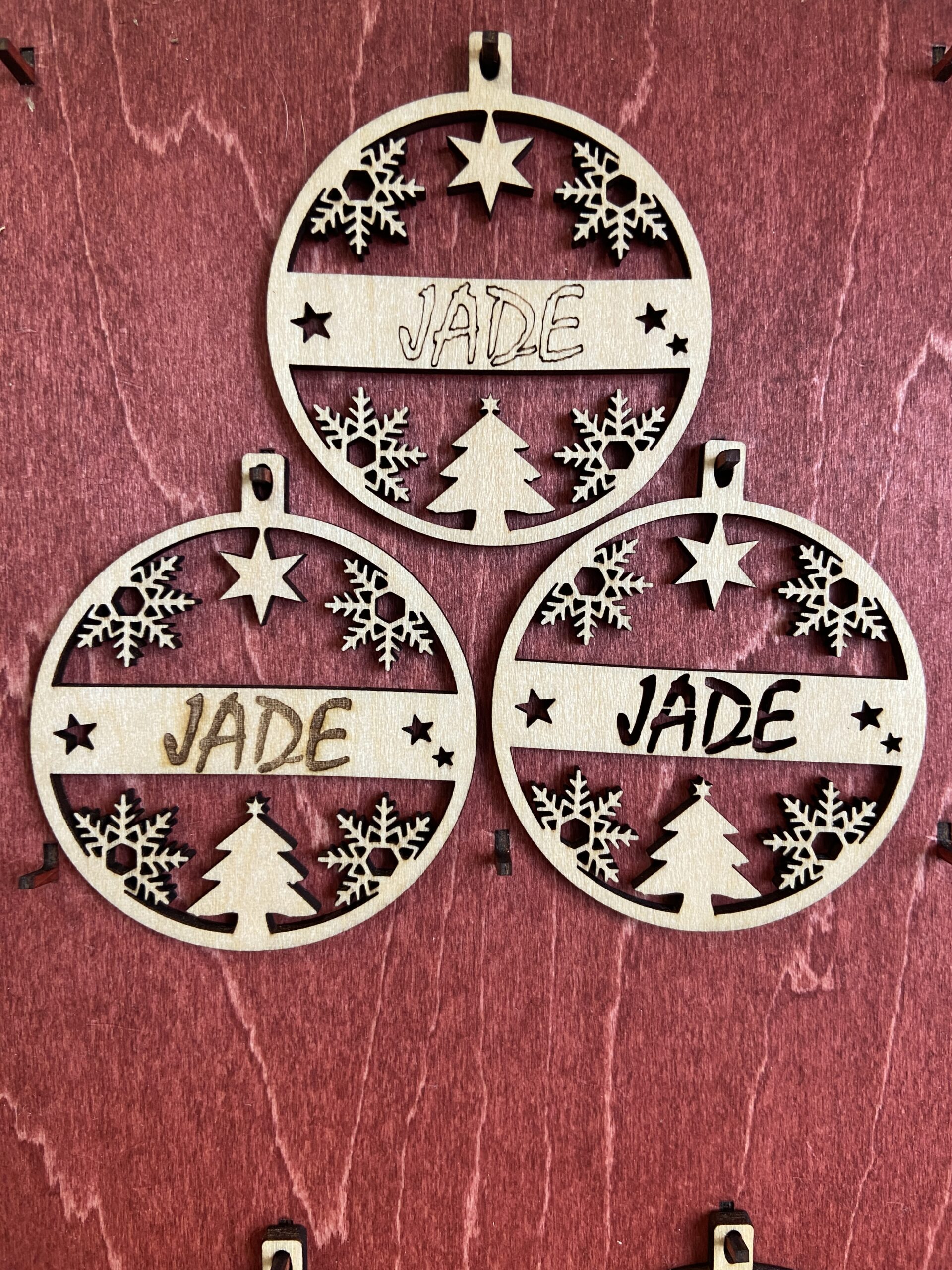 Petites boules de Noël prénom (Ligne - Gravure - Découpe)