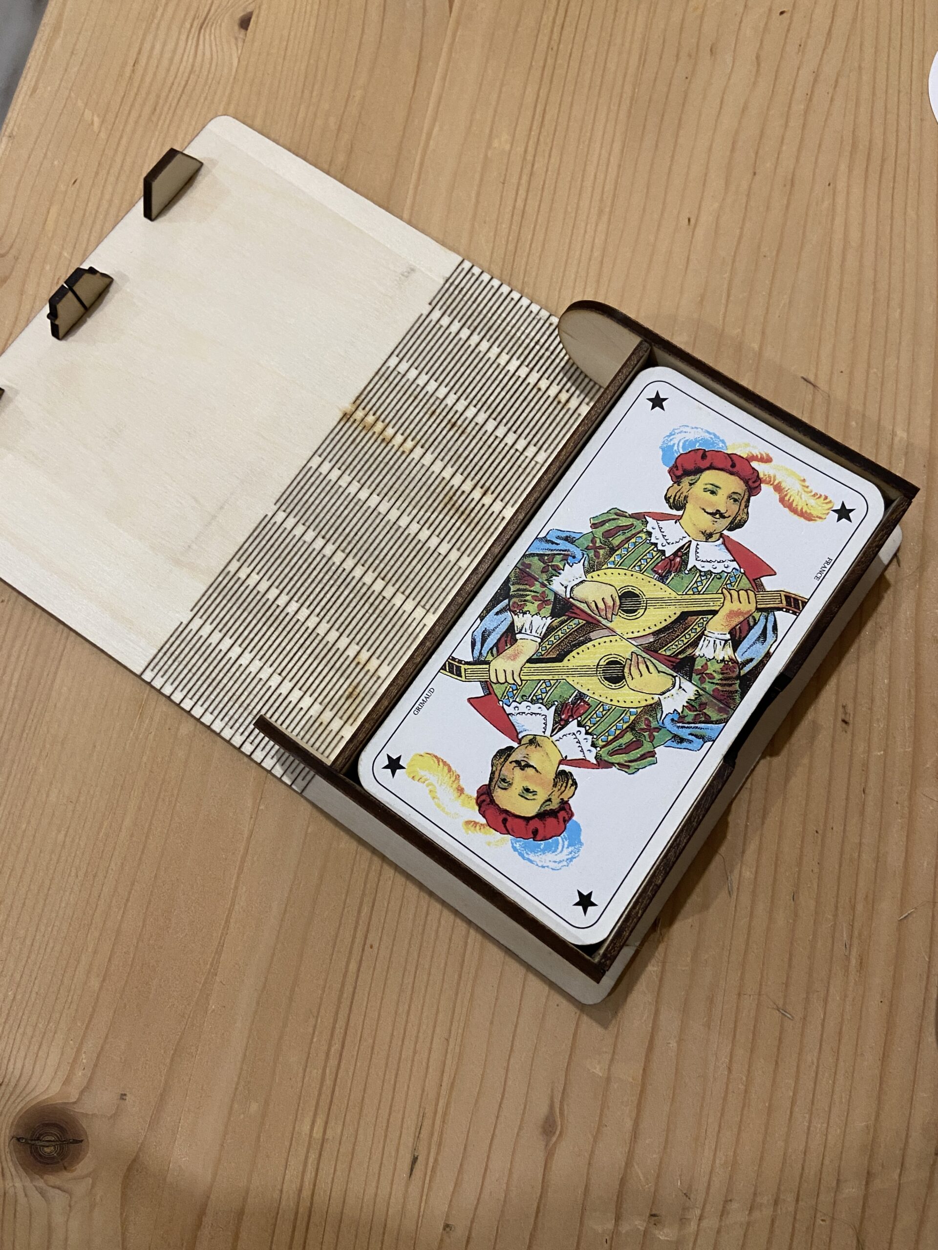 Boîte jeu de tarot ouverte